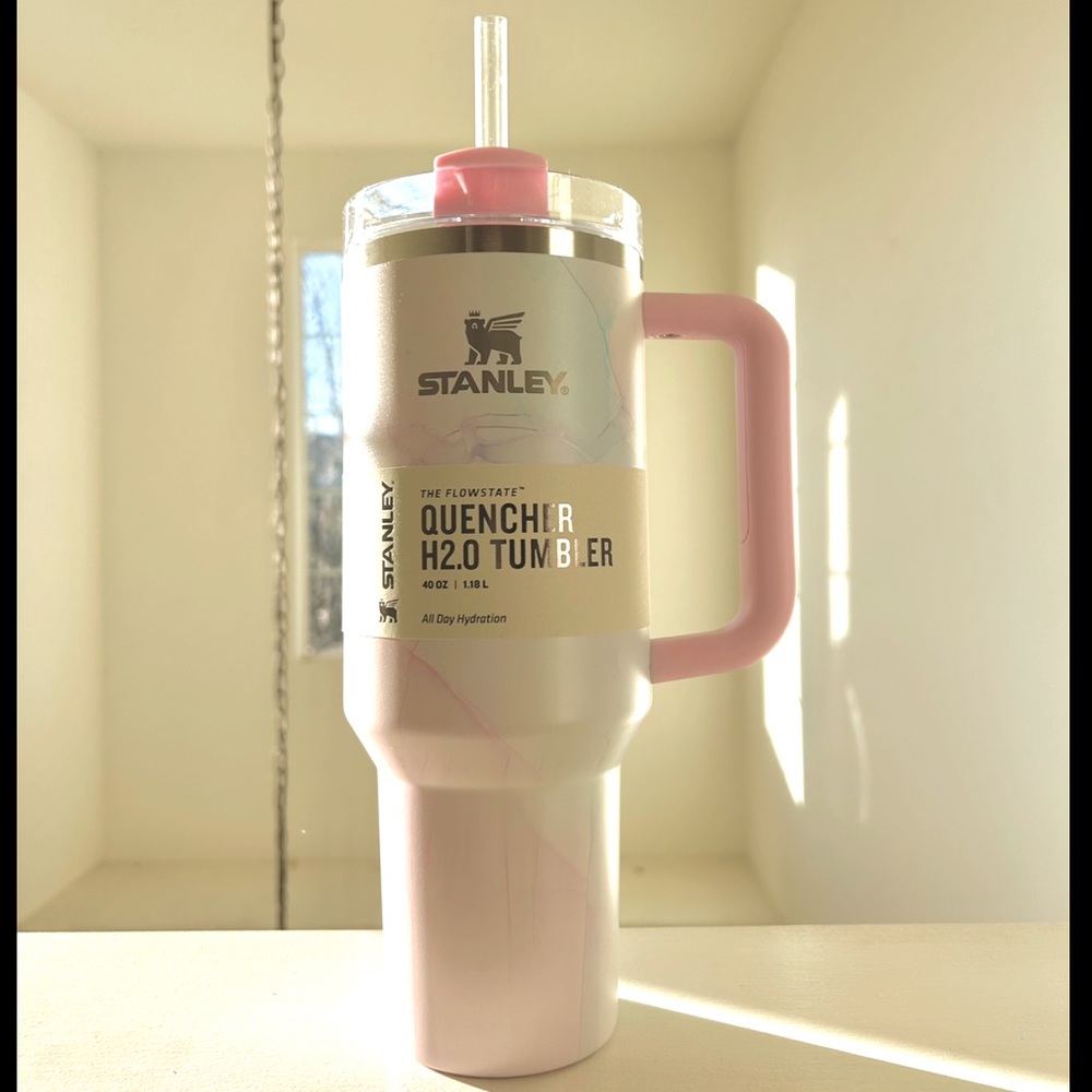 New Tulle Stanley 40 oz Quencher H2.0 Tumbler